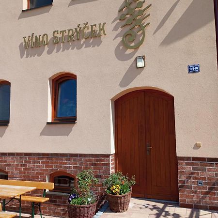 Sklep Vino Strycek Konuk evi Velké Bílovice Dış mekan fotoğraf
